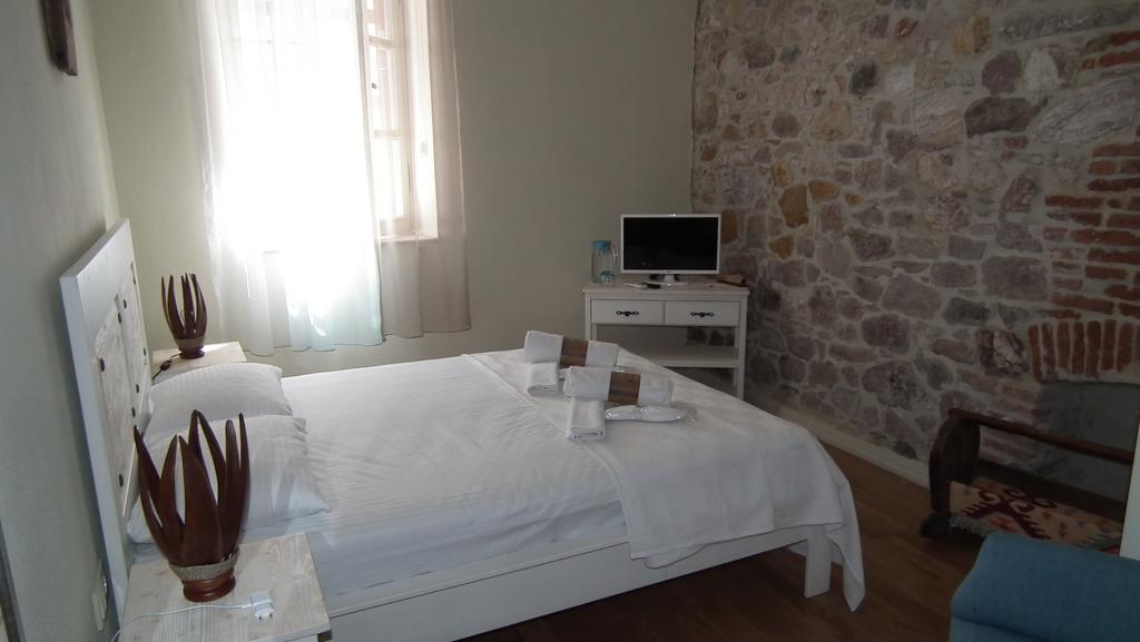 Gizemli Konak Ayvalı Quarto foto
