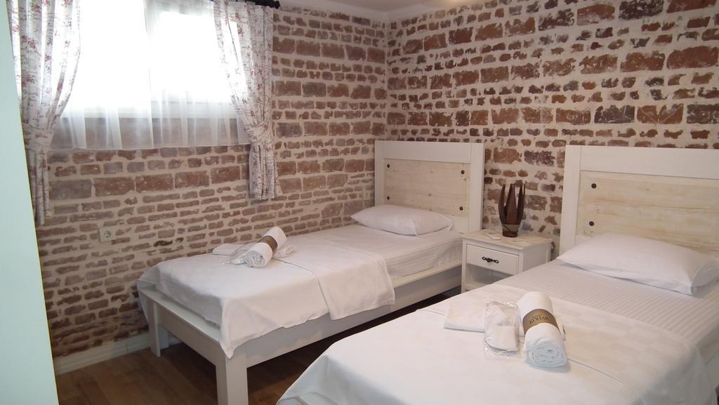 Gizemli Konak Ayvalı Quarto foto